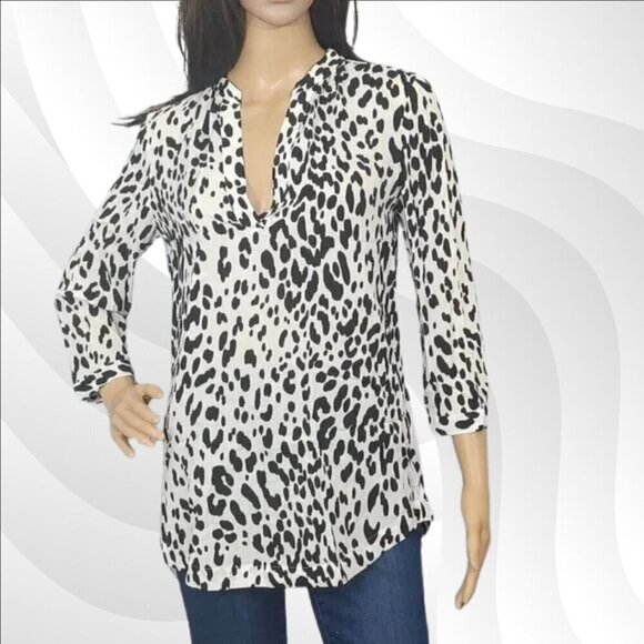 2/$50 L'Agence Black and White Printed Blouse Size XS – Stylish and Elegant - Picture 1 of 5